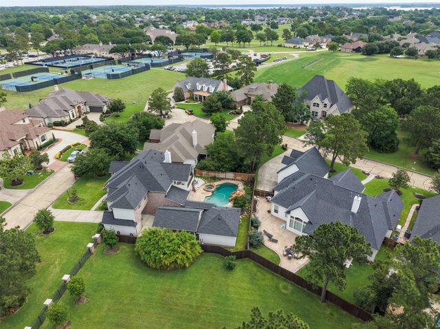 390 Wedgewood Drive, Montgomery, TX 77356