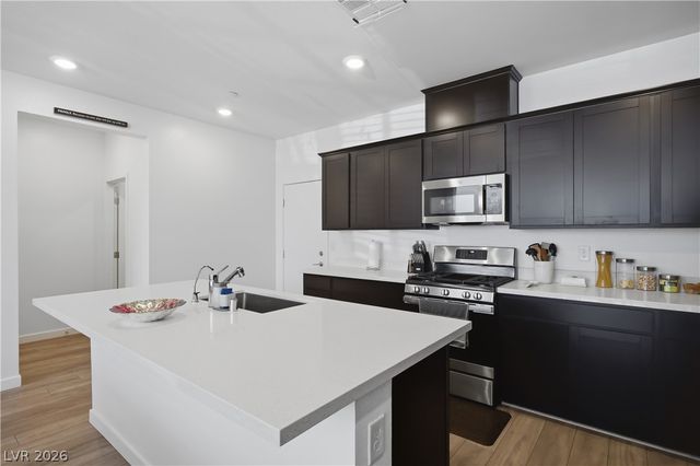 37 Newport Edge Place, Henderson, NV 89015