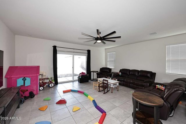 18556 W BUCKSKIN Trail, Wittmann, AZ 85361