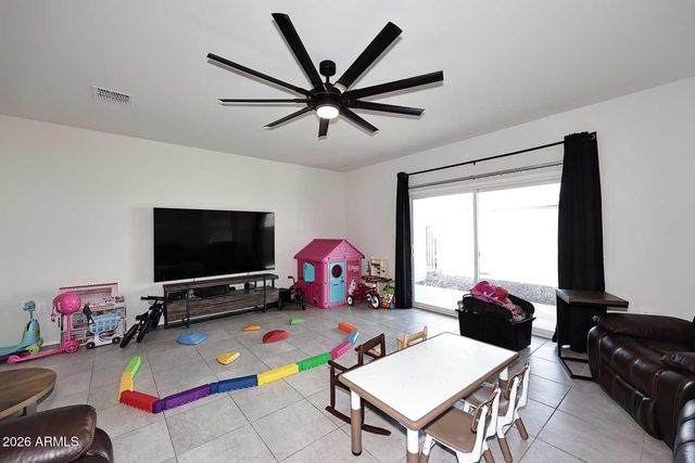 18556 W BUCKSKIN Trail, Wittmann, AZ 85361