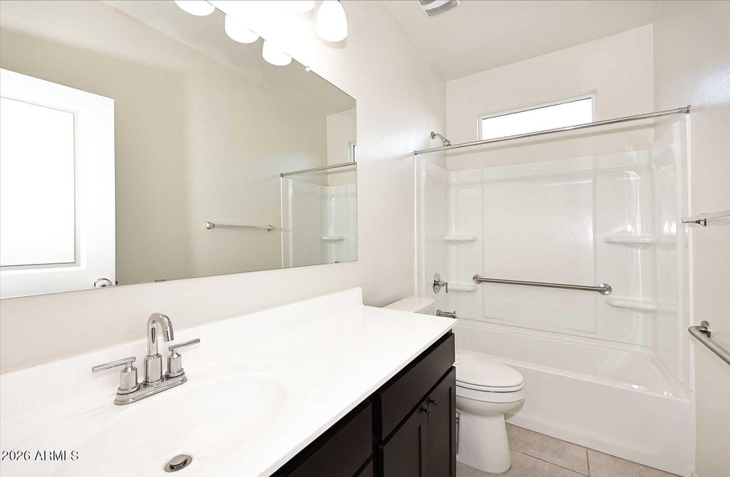 Image 23 of property listing at 18556 W BUCKSKIN Trail, Wittmann, AZ 85361