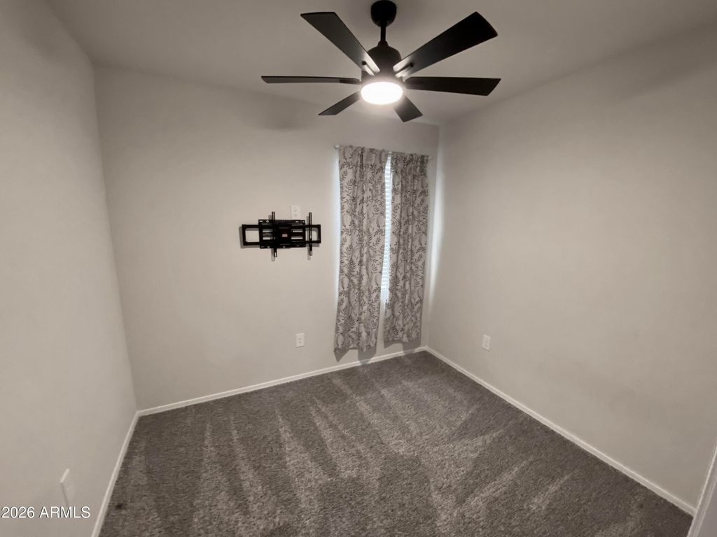 Image 25 of property listing at 18556 W BUCKSKIN Trail, Wittmann, AZ 85361