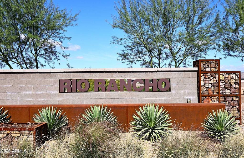Image 34 of property listing at 18556 W BUCKSKIN Trail, Wittmann, AZ 85361