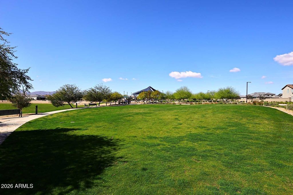 Image 39 of property listing at 18556 W BUCKSKIN Trail, Wittmann, AZ 85361