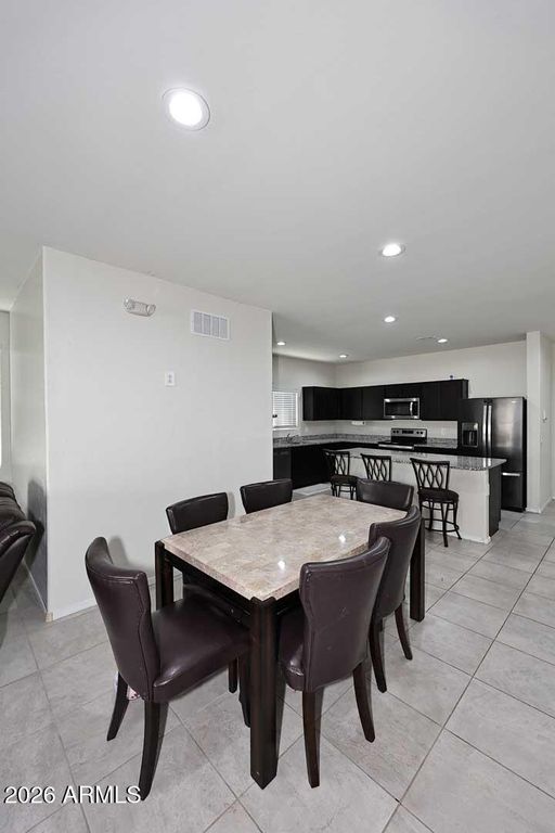 Image 9 of property listing at 18556 W BUCKSKIN Trail, Wittmann, AZ 85361