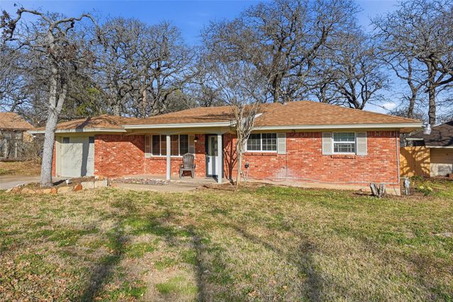 2900 Chippewa Trail, Lake Worth, TX 76135