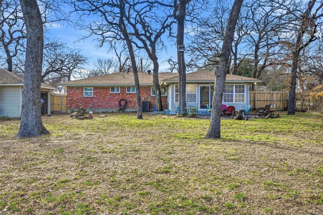 2900 Chippewa Trail, Lake Worth, TX 76135
