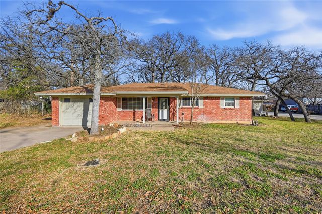 2900 Chippewa Trail, Lake Worth, TX 76135