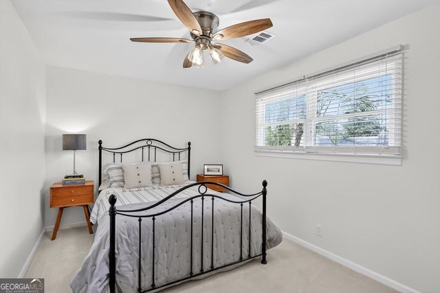 384 Lamplighter Lane SE, Marietta, GA 30067