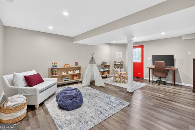 384 Lamplighter Lane SE, Marietta, GA 30067