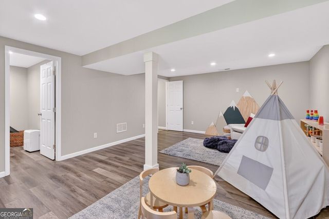 384 Lamplighter Lane SE, Marietta, GA 30067