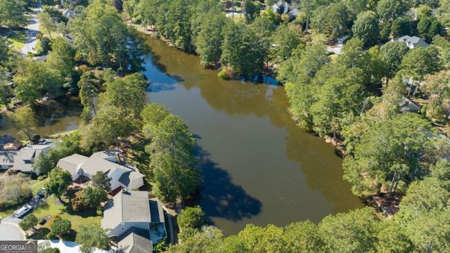 384 Lamplighter Lane SE, Marietta, GA 30067