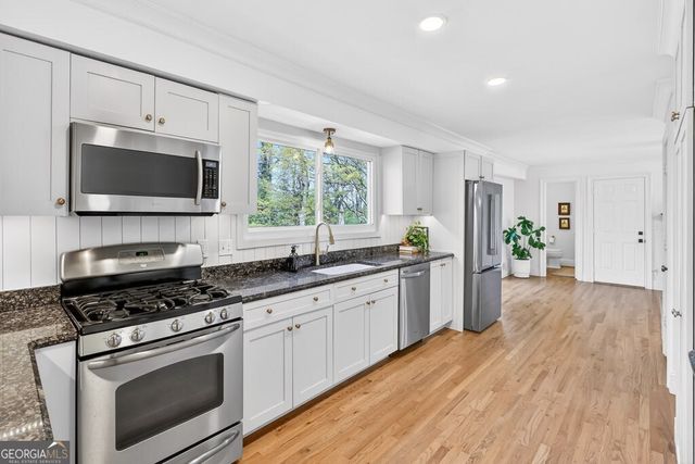 384 Lamplighter Lane SE, Marietta, GA 30067