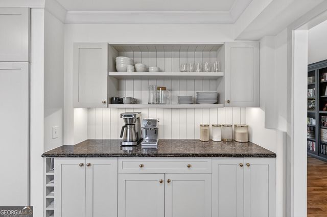 384 Lamplighter Lane SE, Marietta, GA 30067