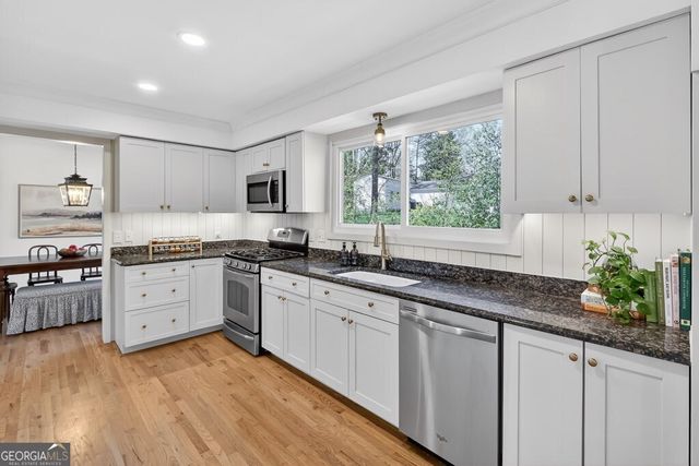 384 Lamplighter Lane SE, Marietta, GA 30067