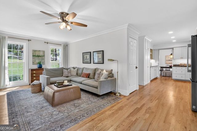 384 Lamplighter Lane SE, Marietta, GA 30067