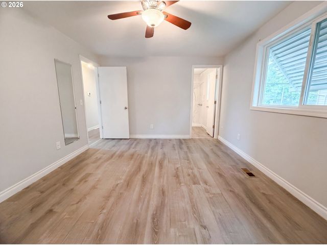 1209 Sw 25TH St, Troutdale, OR 97060