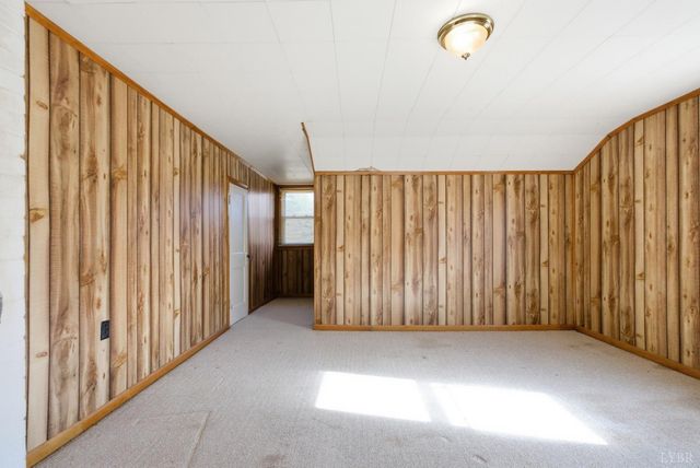 409 Staunton River Landing, Gretna, VA 24557