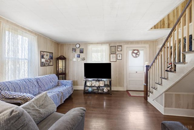 409 Staunton River Landing, Gretna, VA 24557