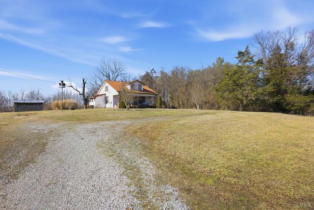 409 Staunton River Landing, Gretna, VA 24557