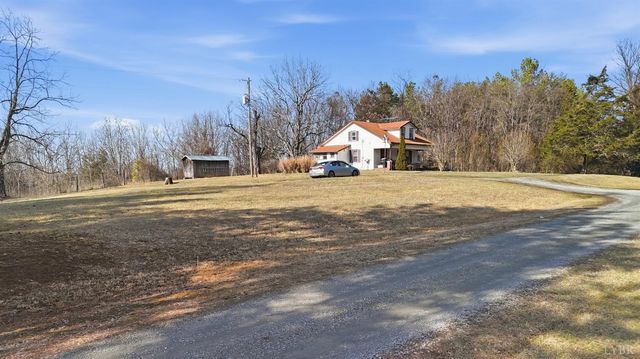 409 Staunton River Landing, Gretna, VA 24557