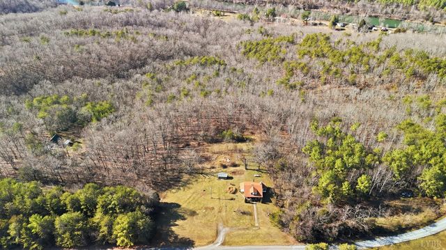 409 Staunton River Landing, Gretna, VA 24557