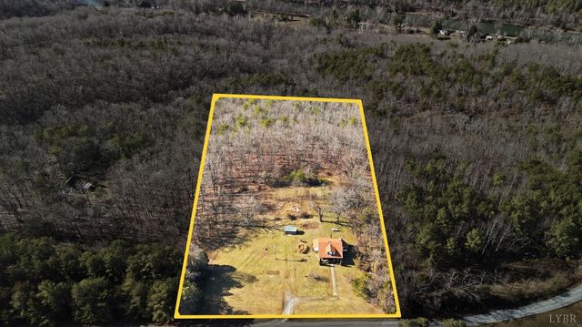 409 Staunton River Landing, Gretna, VA 24557