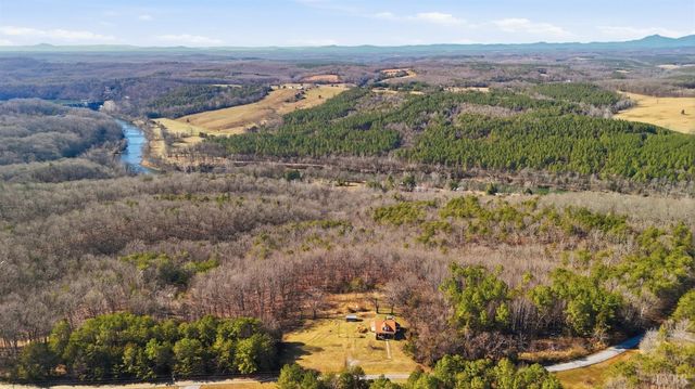 409 Staunton River Landing, Gretna, VA 24557