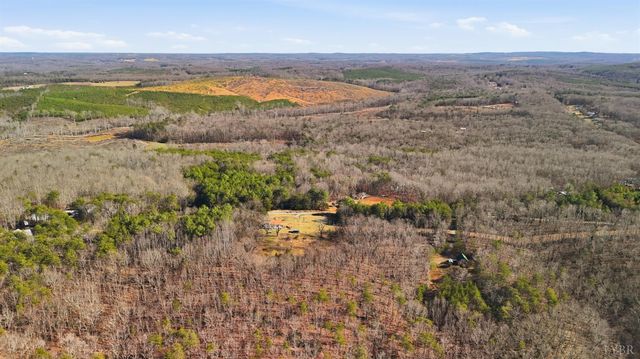 409 Staunton River Landing, Gretna, VA 24557