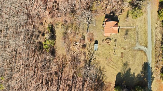 409 Staunton River Landing, Gretna, VA 24557
