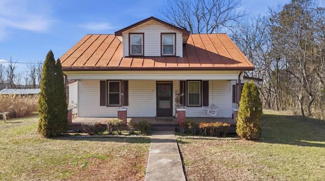409 Staunton River Landing, Gretna, VA 24557