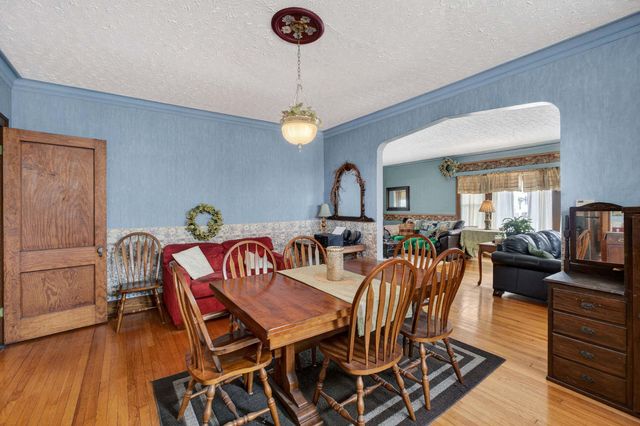 2633 Grand Avenue, Davenport, IA 52803