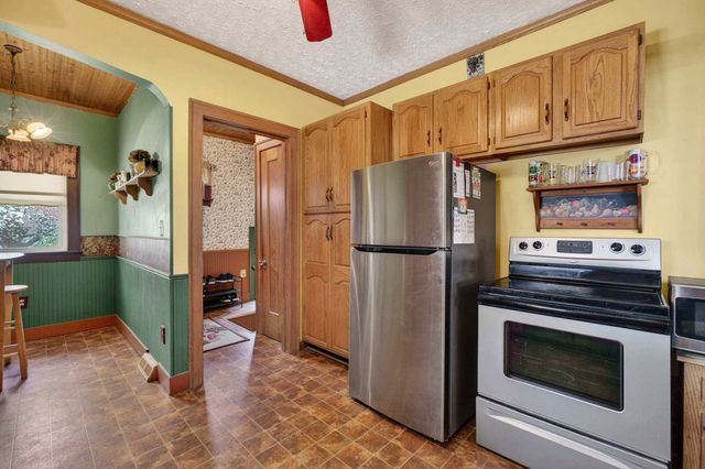 2633 Grand Avenue, Davenport, IA 52803