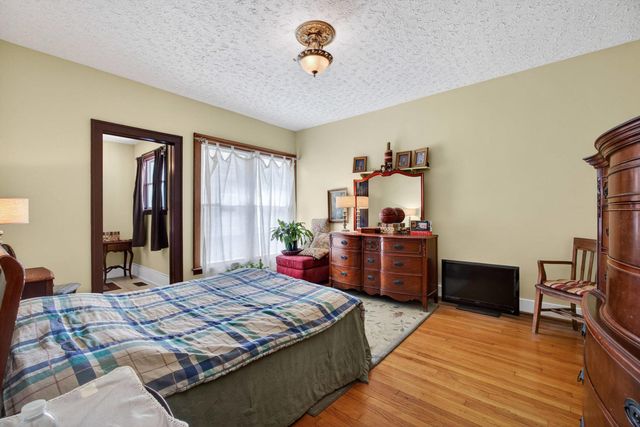 2633 Grand Avenue, Davenport, IA 52803