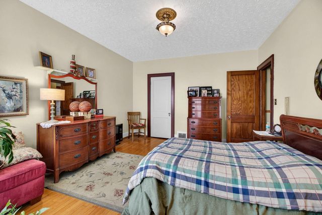2633 Grand Avenue, Davenport, IA 52803