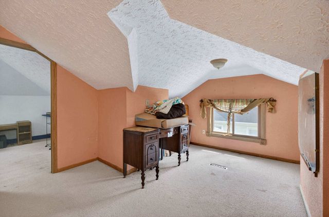 2633 Grand Avenue, Davenport, IA 52803