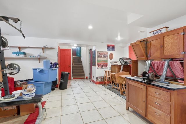 2633 Grand Avenue, Davenport, IA 52803