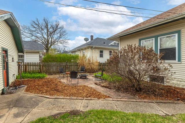 2633 Grand Avenue, Davenport, IA 52803