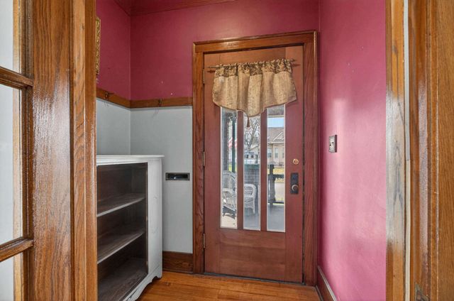 2633 Grand Avenue, Davenport, IA 52803