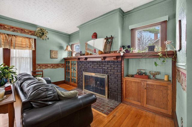 2633 Grand Avenue, Davenport, IA 52803