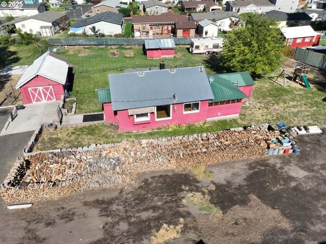 2829 W 9TH St, The Dalles, OR 97058