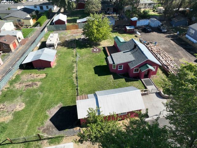 2829 W 9TH St, The Dalles, OR 97058