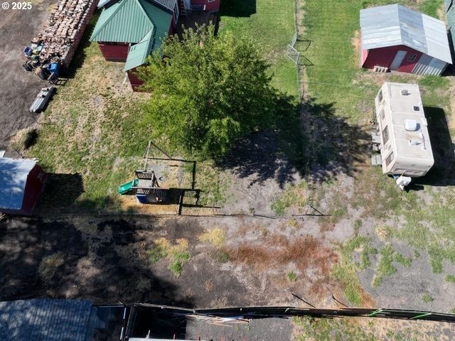 2829 W 9TH St, The Dalles, OR 97058