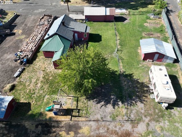 2829 W 9TH St, The Dalles, OR 97058