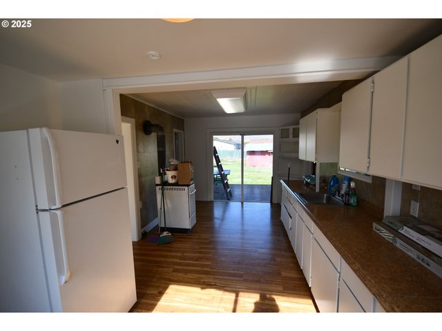 2829 W 9TH St, The Dalles, OR 97058