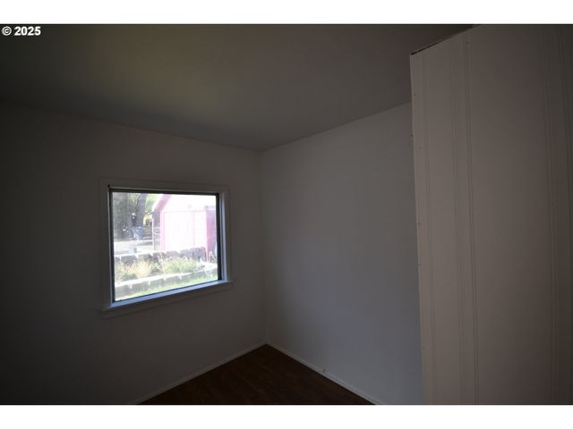2829 W 9TH St, The Dalles, OR 97058