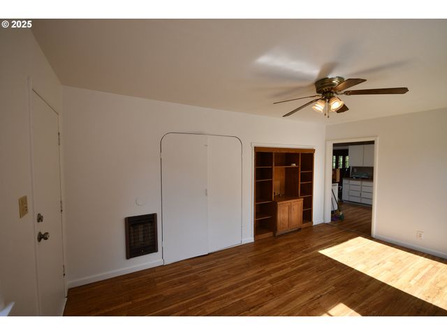 2829 W 9TH St, The Dalles, OR 97058