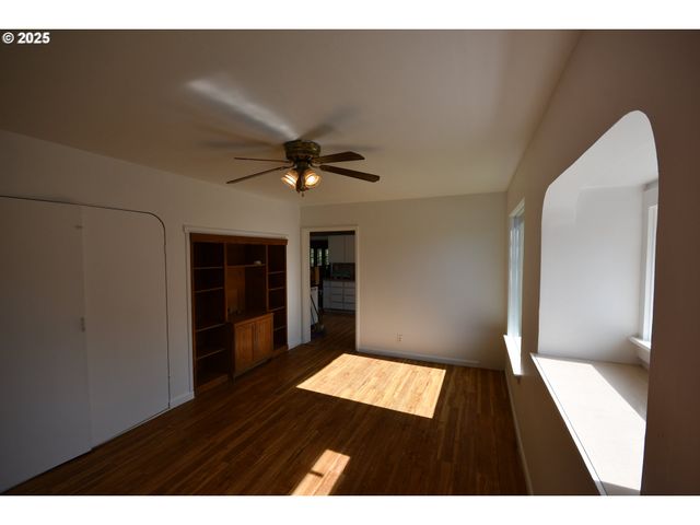 2829 W 9TH St, The Dalles, OR 97058