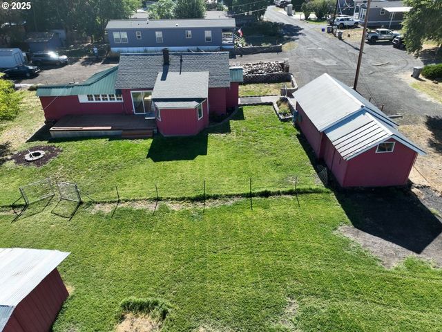 2829 W 9TH St, The Dalles, OR 97058