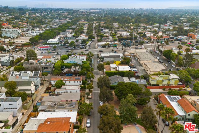 802 Ozone Street, Santa Monica, CA 90405